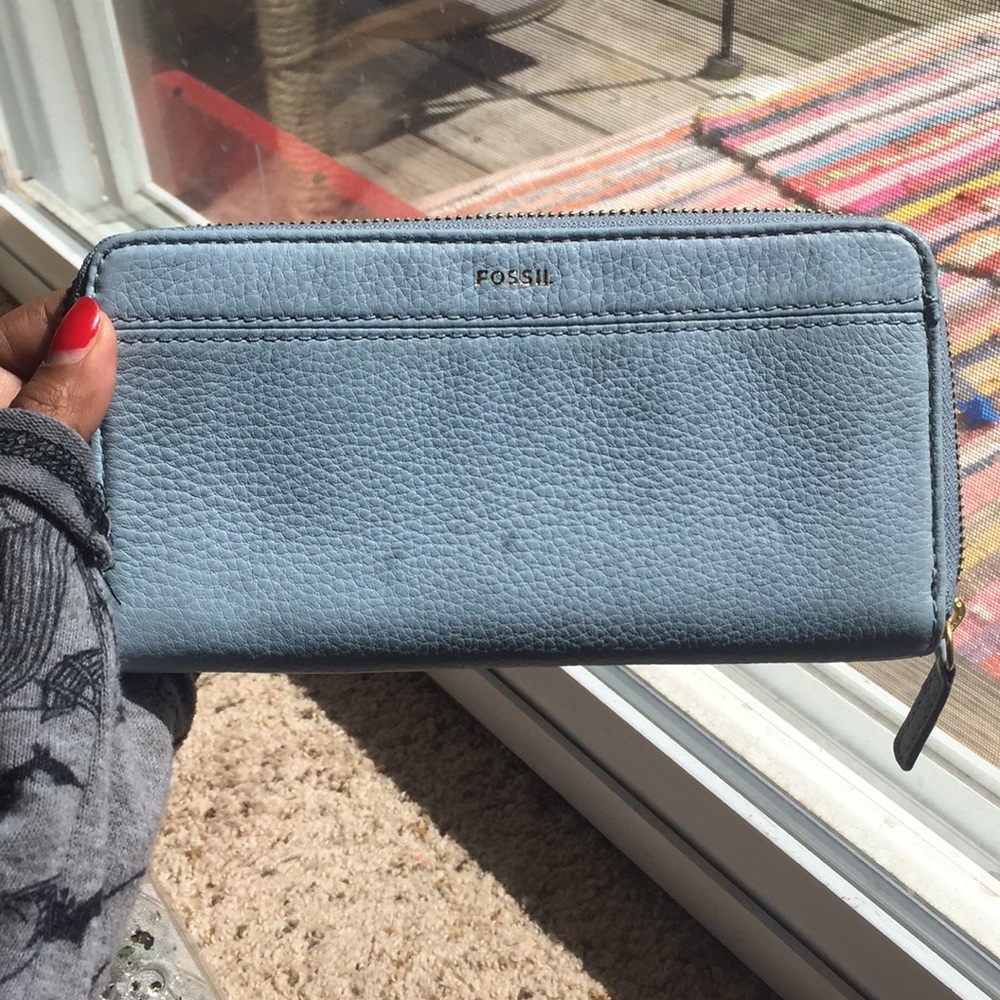 Baby Blue Fossil Wallet with Tag 🏷